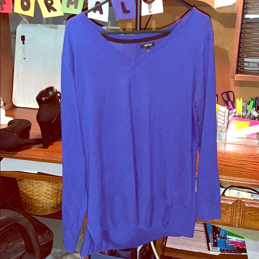 Hi low v neck sweater